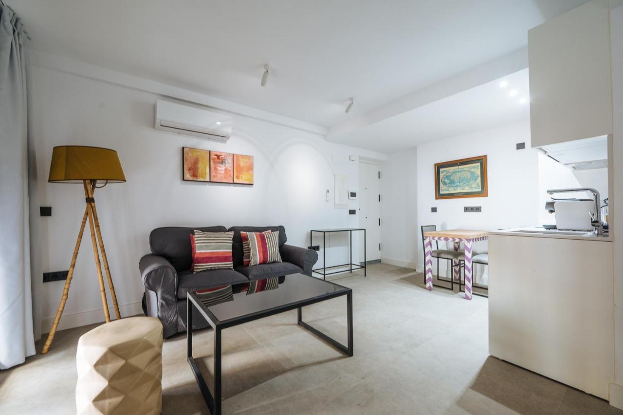 Apartamentos Montevideo 6 Siviglia Esterno foto