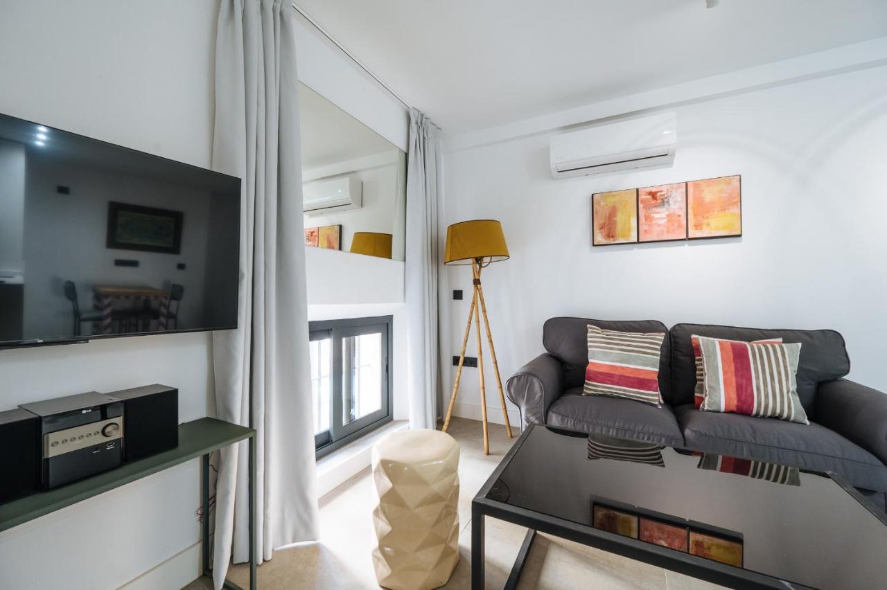 Apartamentos Montevideo 6 Siviglia Esterno foto