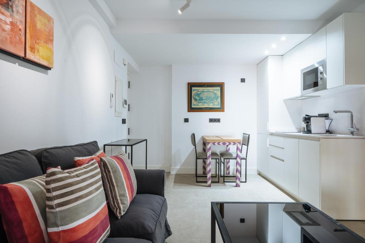 Apartamentos Montevideo 6 Siviglia Esterno foto