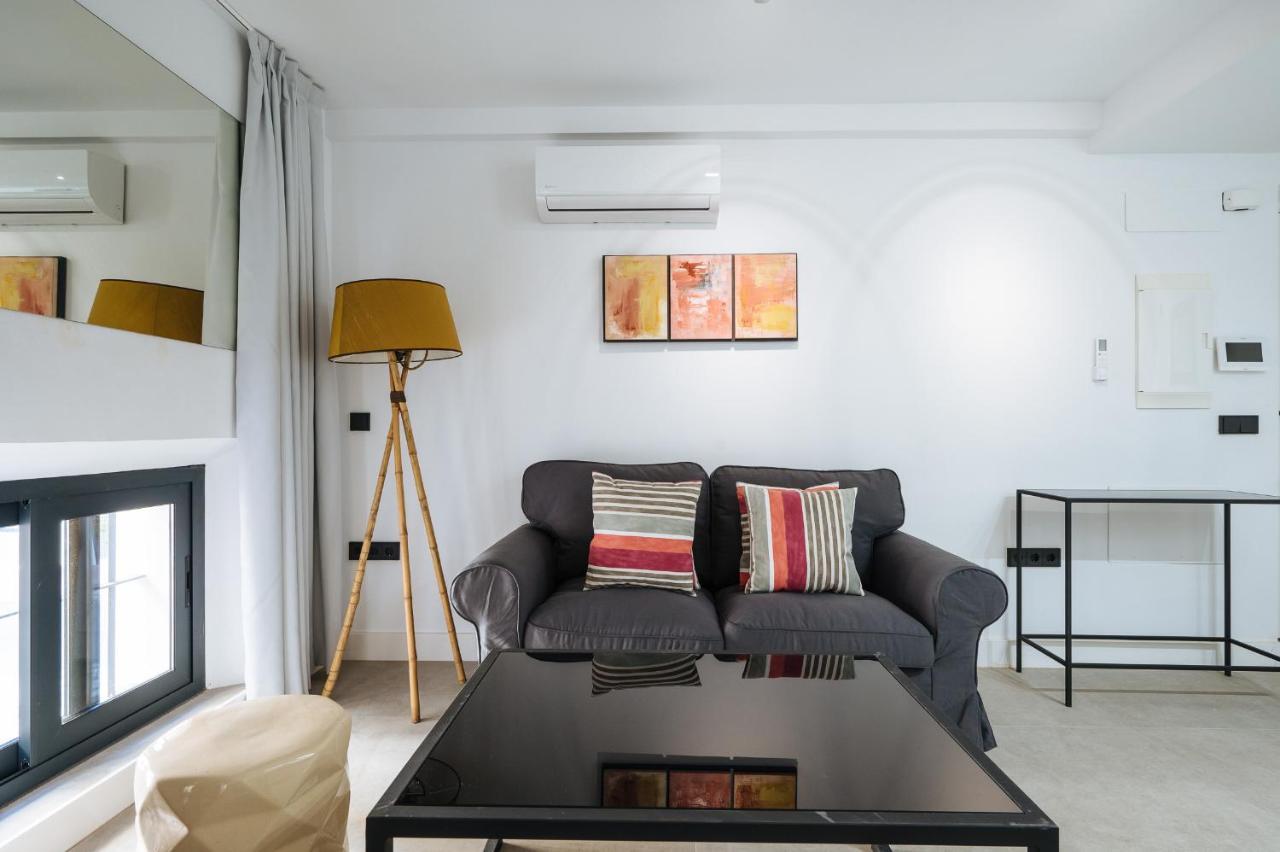 Apartamentos Montevideo 6 Siviglia Esterno foto
