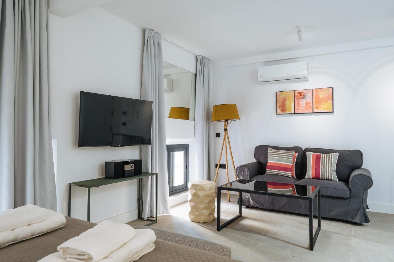 Apartamentos Montevideo 6 Siviglia Esterno foto