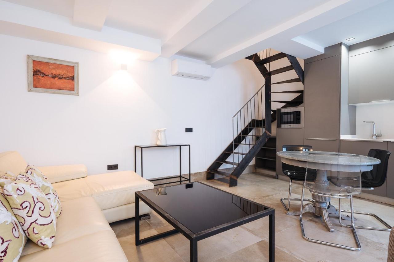 Apartamentos Montevideo 6 Siviglia Esterno foto
